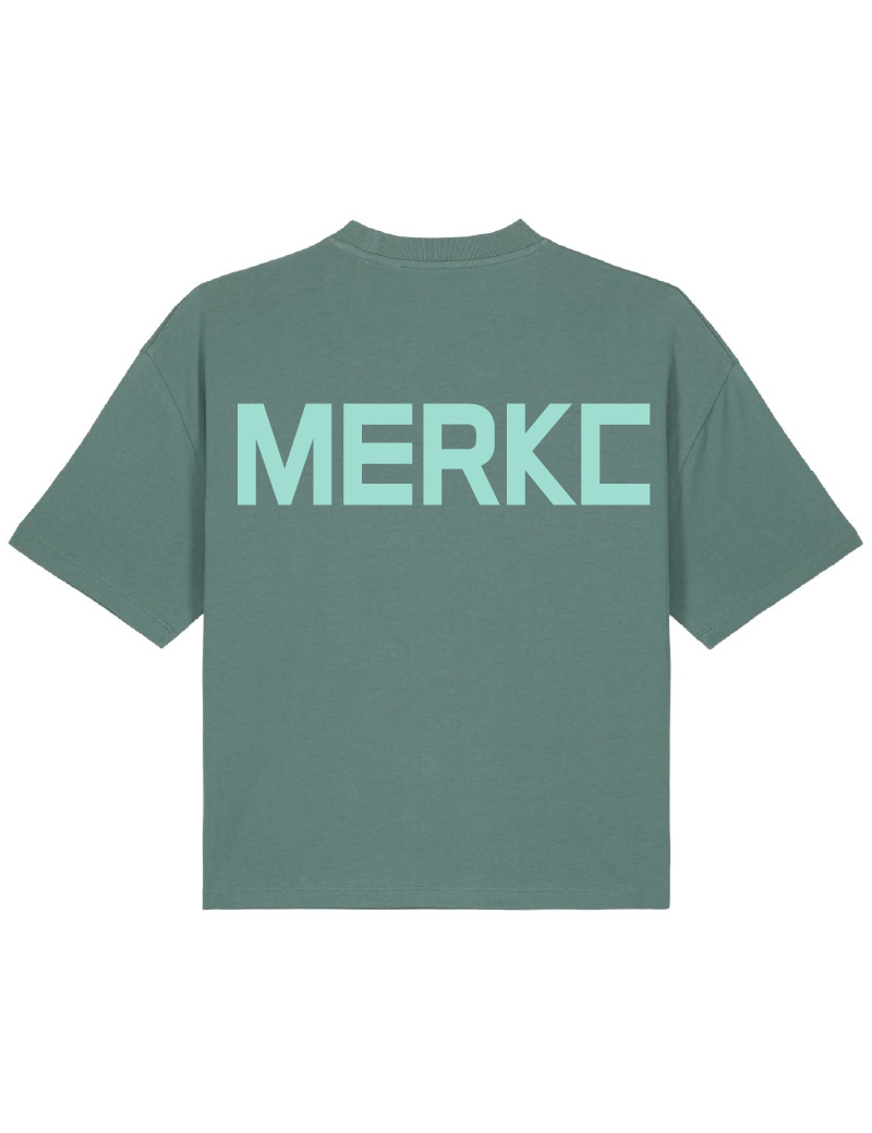 Subtil soft grønn feminin Tee - Dyrt merke